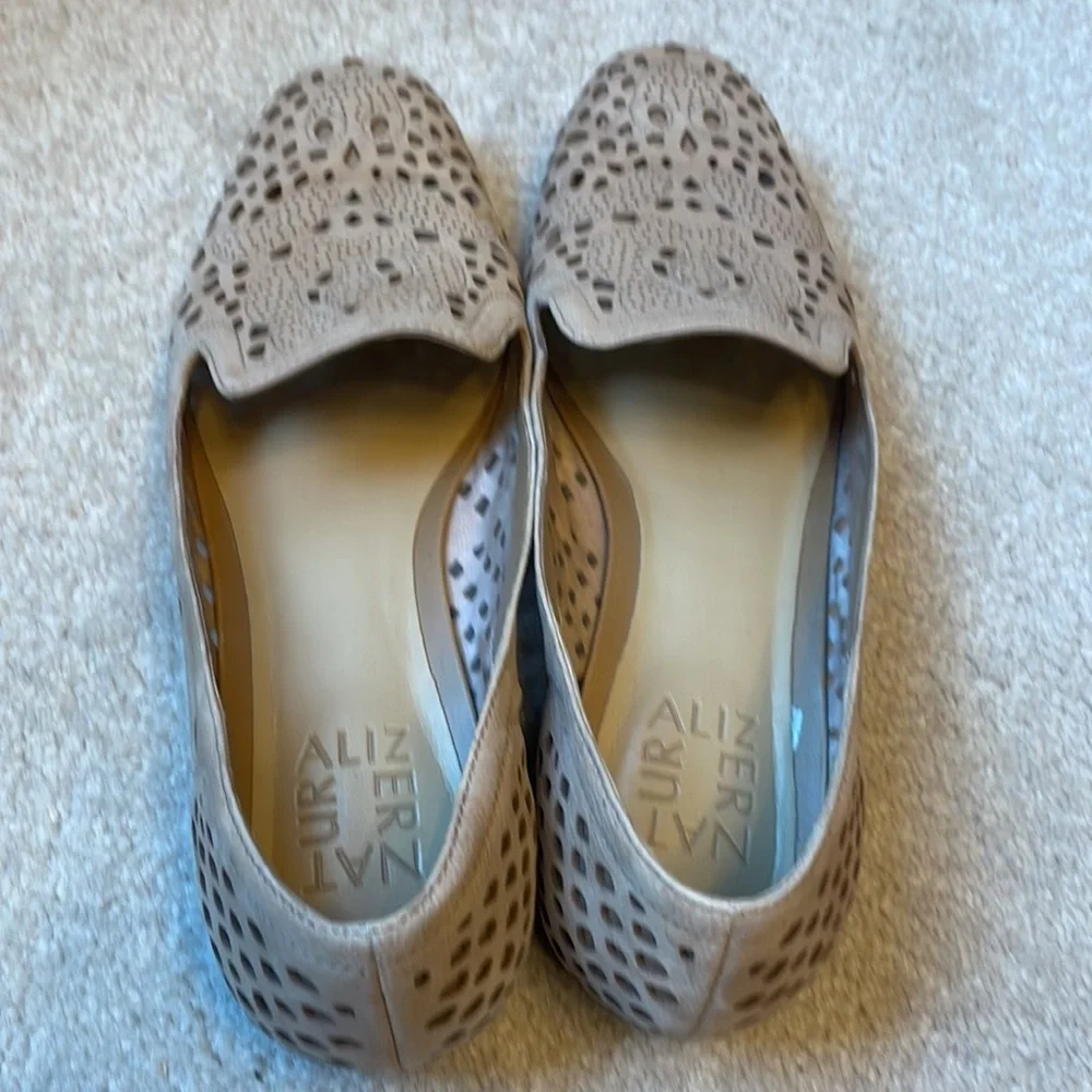 Naturalizer 7N Eve tan leather cut out slip on loafers: